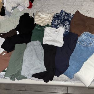 Women’s small clothing bundle